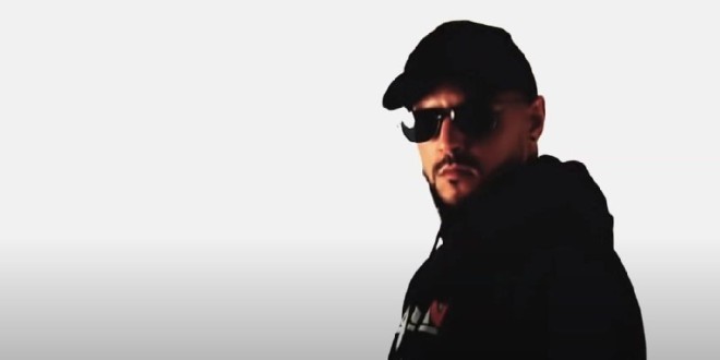 Dans son nouveau clip, Syron nous parle du \'\'Millénaire\'\'(Clip Officiel)