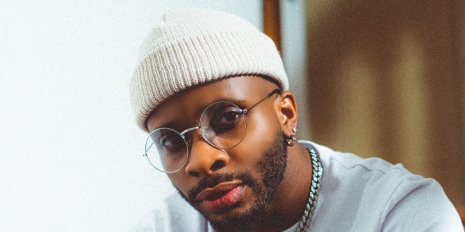 Romeo MKG revient avec son nouveau clip \'\'Jarretelle\'\'(Clip Officiel)