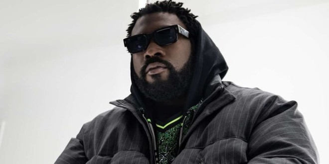 Damso tease la suite des lettres grecques et annonce qu\'il fera une écoute en direct