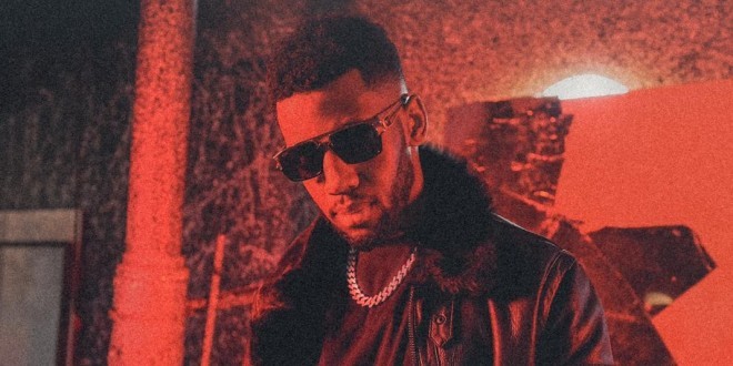 KHF nous invite à voir \'\'De l\'autre côté\'\' avec \'\'Bloqué\'\' (Clip Officiel)