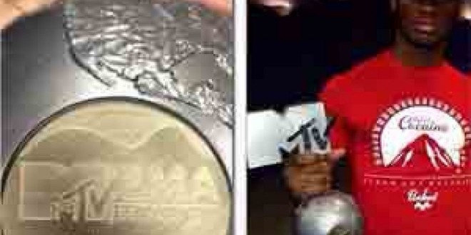 Booba clash pour la 10000 ... fois La Fouine ! 