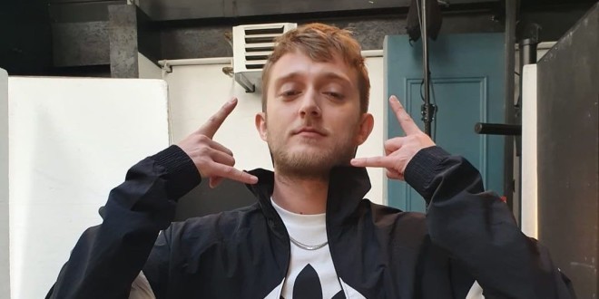 Vald et son label dévoilent leur nouvelle mixtape \'\'Echelon Vol.2\'\' (sons)
