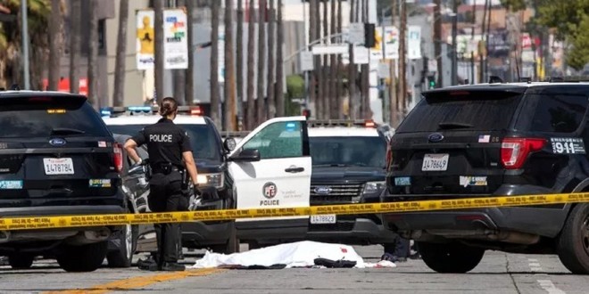 Un homme portant un gilet par balles abattu par la police à Hollywood (vidéo) 