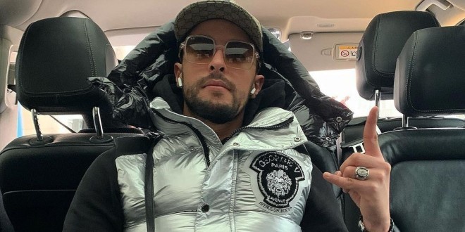 Hayce Lemsi frappe fort avec un nouveau freestyle énervé (vidéo)