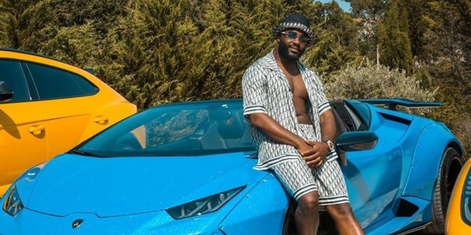 Gradur a acheté une maison et une voiture pour ses parents avec son premier chèque (Vidéo) 