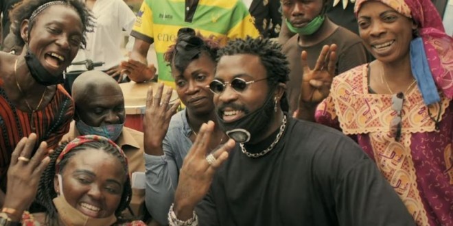 Damso veut faire un tour du monde humanitaire, il lance un appel 