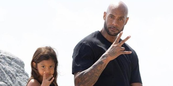 Booba accompagné de sa fille, balance un extrait d\'un titre inédit (vidéo)