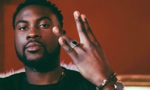 Damso réalise l'exploit de dépasser la barre des 1,5 millions d'albums vendus Damso réalise l'exploit de dépasser la barre des 1,5 millions d'albums vendus