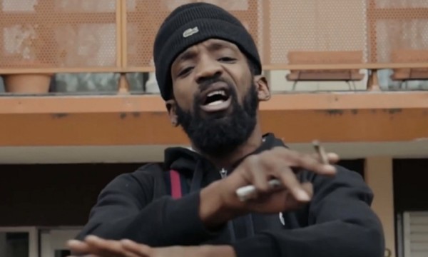Le tournage d’un clip de Da Uzi tourne à l’affrontement avec la police (Vidéo) Le tournage d’un clip de Da Uzi tourne à l’affrontement avec la police (Vidéo)