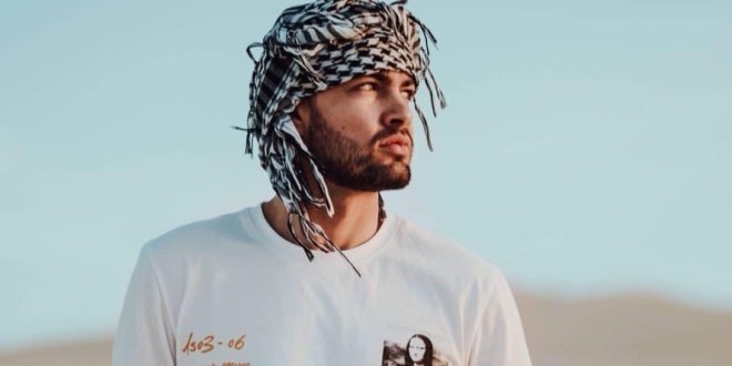 Nabz est dans sa ''Merco Benz'' pour son nouveau titre (Clip Officiel)