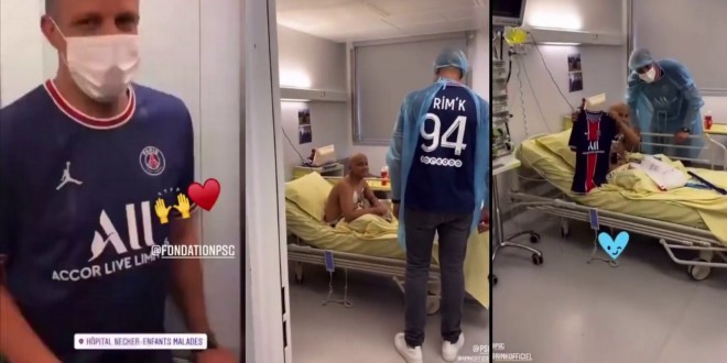 Rim\'K rend visite à des enfants malades à l’hôpital Necker et leur offre des maillots du PSG (vidéo)  