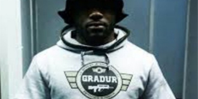 Le premier extrait de l\'album \"L\'Homme Au Bob\" \"Terrasser\" de Gradur!