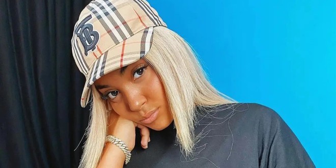 Wejdene s'attaque à un gros média rap sur Twitter et se fait détruire