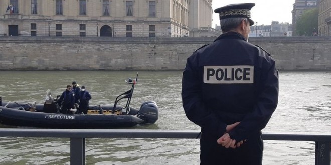 Deux jeunes jetés dans la Seine et un autre poignardé après une violente rixe 