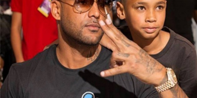 Booba répond à la vidéo clash de Kaaris! Et les clashs continuent ... 