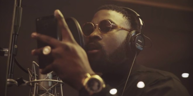Damso est de retour en studio et prépare du très lourd (photos)