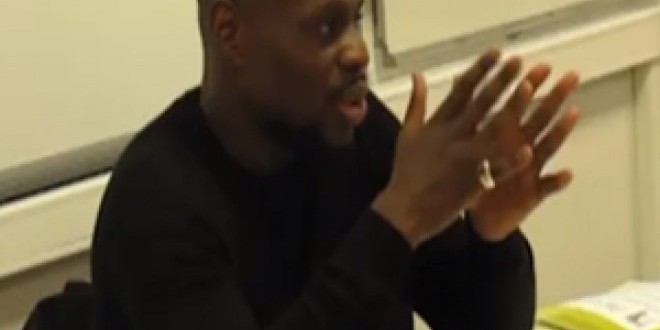 Kery James initie des élèves handicapés au rap