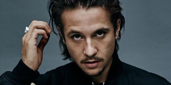 Nekfeu 4ème du Top Albums avec \'\'Les étoiles vagabondes\'\' 2 ans après sa sortie