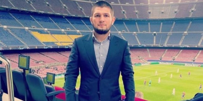 Khabib Nurmagomedov signe son premier contrat de footballeur Pro