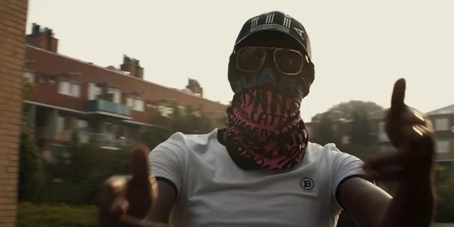 Comme Kid Cudi, le rappeur La F poste une offre d\'emploi pour lui rouler ses joints