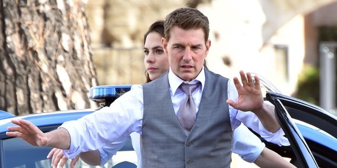 Tom Cruise se fait voler sa voiture et ses affaires par un gang à Birmingham 