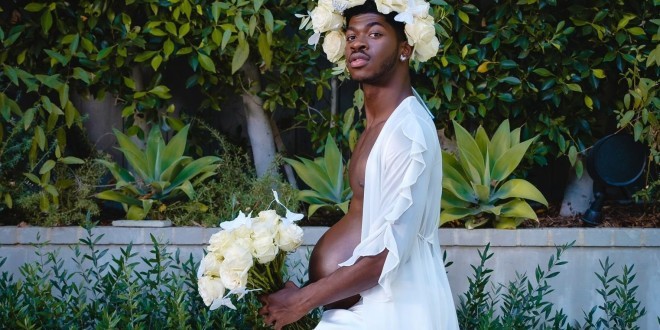 Lil Nas X choque la toile et annonce sa grossesse à l\'arrivée de son album ‘’Montero’’ 