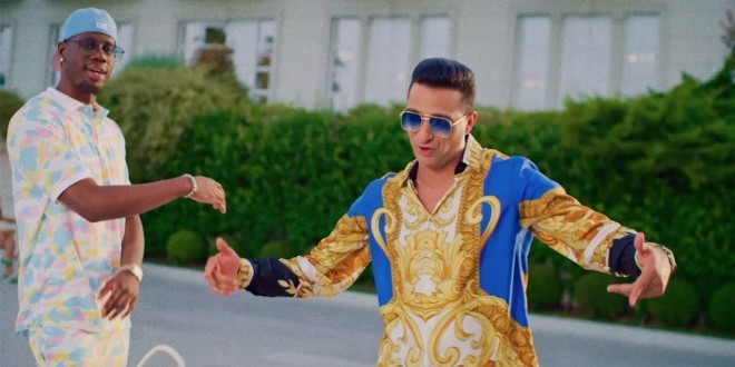 L\'Algérino et Franglish profitent de leur succès dans le clip de \'\'Excuse my French\'\' 