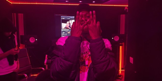Thugga charbonne \'\'Tous les jours\'\' dans son nouveau titre (Clip Officiel)