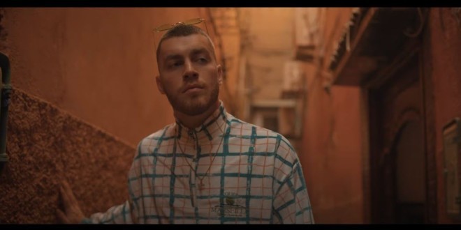 Chaps parle de son \'\'Amour d\'été\'\' dans son nouveau single (Clip Officiel)