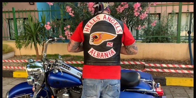 Argon revient aux sources avec \'\'Red & White Albania\'\'(Clip Officiel)