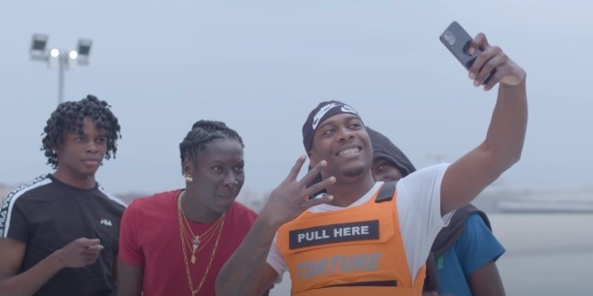 Houdini SNA revient avec son nouveau morceau \'\'Helssy Beatz\'\'(Clip Officiel)