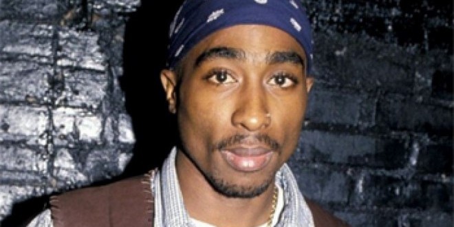 La mère de Tupac sort un nouveau disque Rap ! 