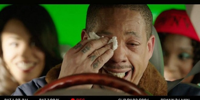 Joey Starr pleure de rire dans le tournage du film \"Les Gorilles\"