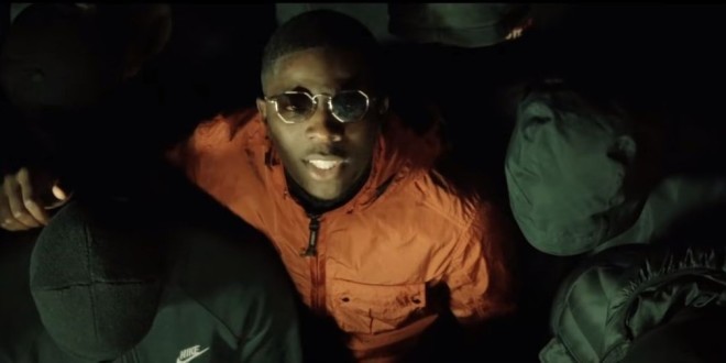 Uzi découpe la prod sur \'\'Akrapo 6\'\'(Clip Officiel)