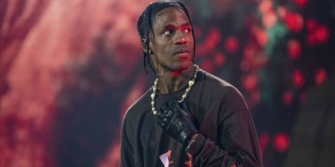 Deux agents de sécurité d’Astroworld portent plainte contre Travis Scott 