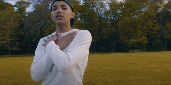 Fablito revient avec le poignant \'\'Pour la vie\'\'(Clip Officiel)