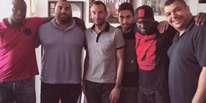 Sefyu annonce son retour et signe chez Universal ! 