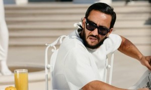 Lacrim dévoile la magnifique tracklist de son album ''Persona Non Grata'' (vidéo) Lacrim dévoile la magnifique tracklist de son album ''Persona Non Grata'' (vidéo)