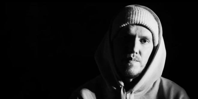Phantomm revient avec son nouveau titre \'\'Vinyle\'\'(Clip Officiel)