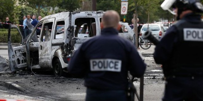 Un équipage de police pris à partie et attaqué violemment à Compiègne (Vidéo) 