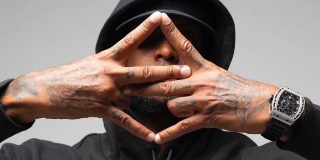 Booba accusé d\'avoir posé avec une fausse montre Richard Mille