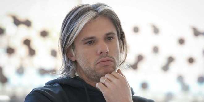 Orelsan bientôt censuré ? Une polémique éclate autour de son titre \'\'L\'odeur de l\'essence\'\'