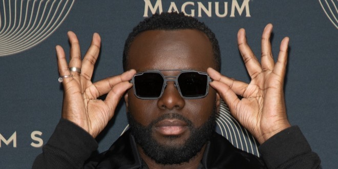 Gims surprend tout le monde et s’affiche sans lunettes (Photos) 