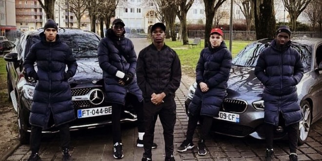 Syna dévoile son premier single \'\'Hiver Glacial\'\'(Clip Officiel)