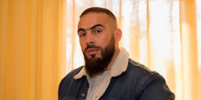 Médine recadre sèchement un internaute qui a insulté sa femme (Photos) 