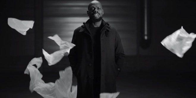 Kery James signe son grand retour avec le magnifique titre \'\'Le Poète Noir\'\' (clip officiel)