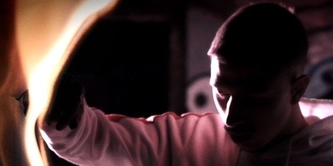 Mayloz se dévoile dans son nouveau titre \'\'Inconscient\'\'(Clip Officiel)