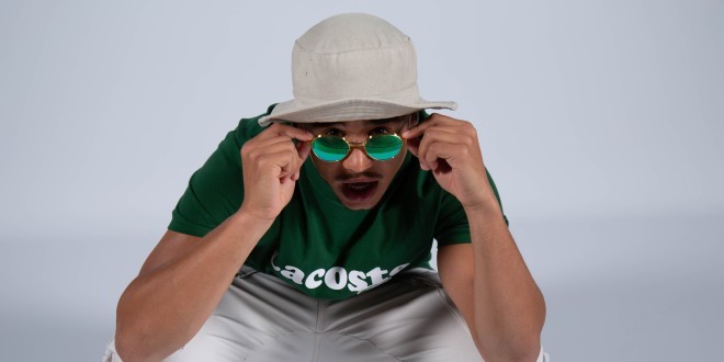 Tsiky nous emmène en \'\'Benz\'\' dans son nouveau single (Clip Officiel)