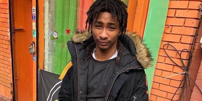 Un rappeur américain de 18 ans abattu par balles 