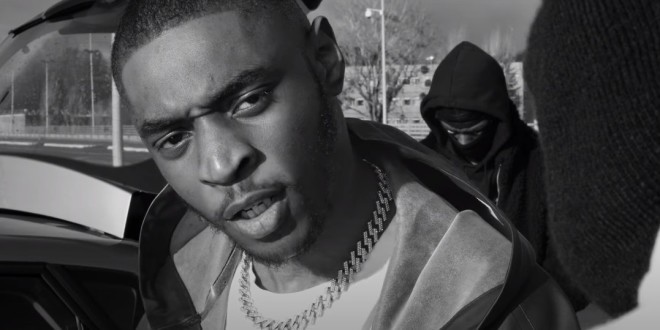 Baks se dévoile dans son \'\'Freestyle Maverick\'\'(Clip Officiel)